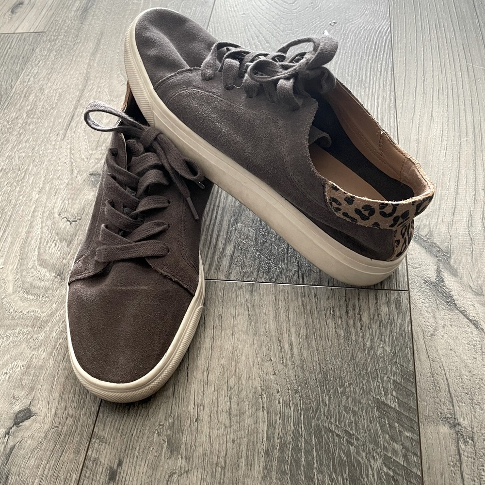 Lucky brand sneakers